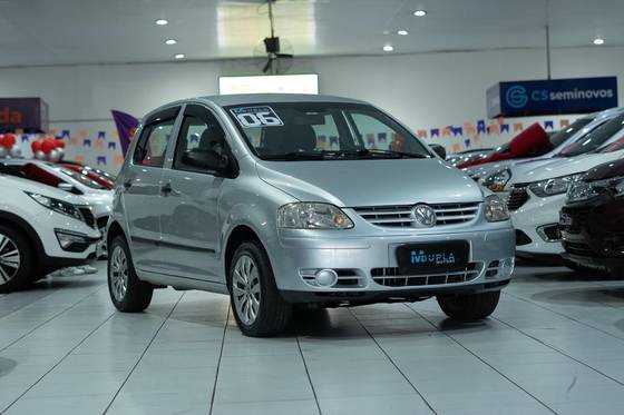 VOLKSWAGEN FOX 1.6 MI PLUS 8V FLEX 4P MANUAL VOLKSWAGEN FOX 1.6 MI PLUS 8V FLEX 4P MANUAL